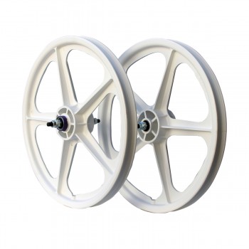 Old School BMX 20" White Skyway Tuff 2's free wheel by Skyway